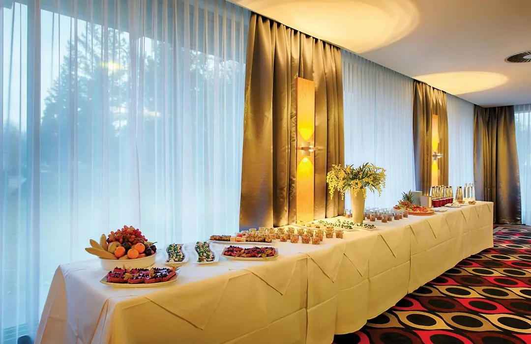 Leonardo Hotel Hannover Airport-1